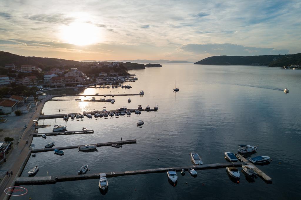 Apartamento Tomulic Jasna I Miljenko Supetarska Draga Exterior foto